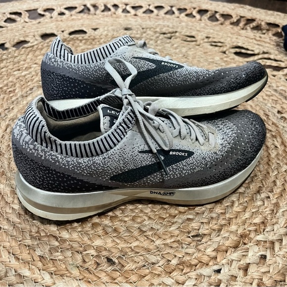 Brooks Shoes - Brooks Levitate Running shoes size 9 No Insoles